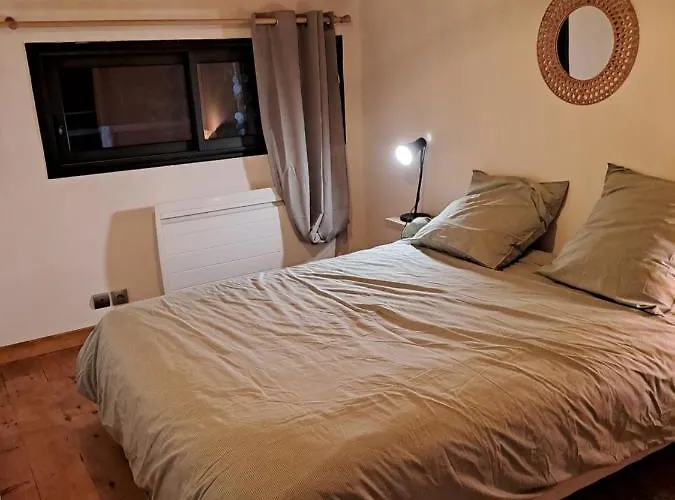 Maisonnette Vue Sur Foret