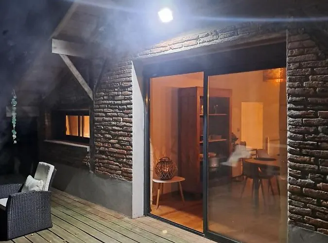Maisonnette Vue Sur Foret